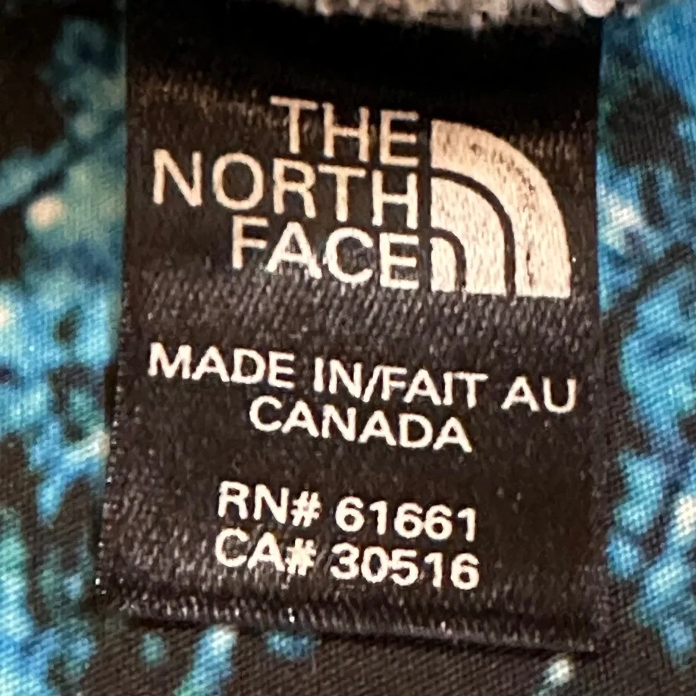 The North Face Beanie Hat Blue Grey Snowflake Swirl Pom Pom Made in Canada M/L